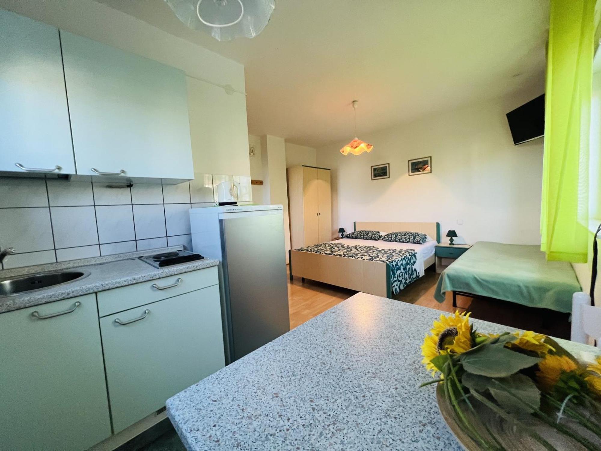 Apartments With Wifi Crikvenica - 5555 Стая снимка